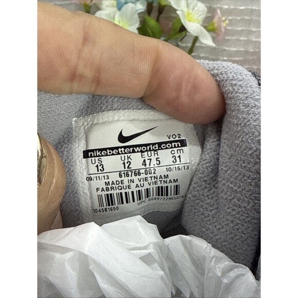 (S6) Nike Lebron 11 VO2 Grey Sneaker Size 13 main image 6